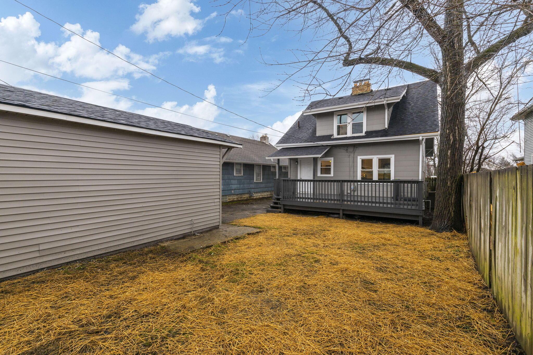 659 Racine Avenue Columbus, OH 43204 - Photo 5 of 26 8-web-or-mls-2024-1-9 659 Racine Ave 008