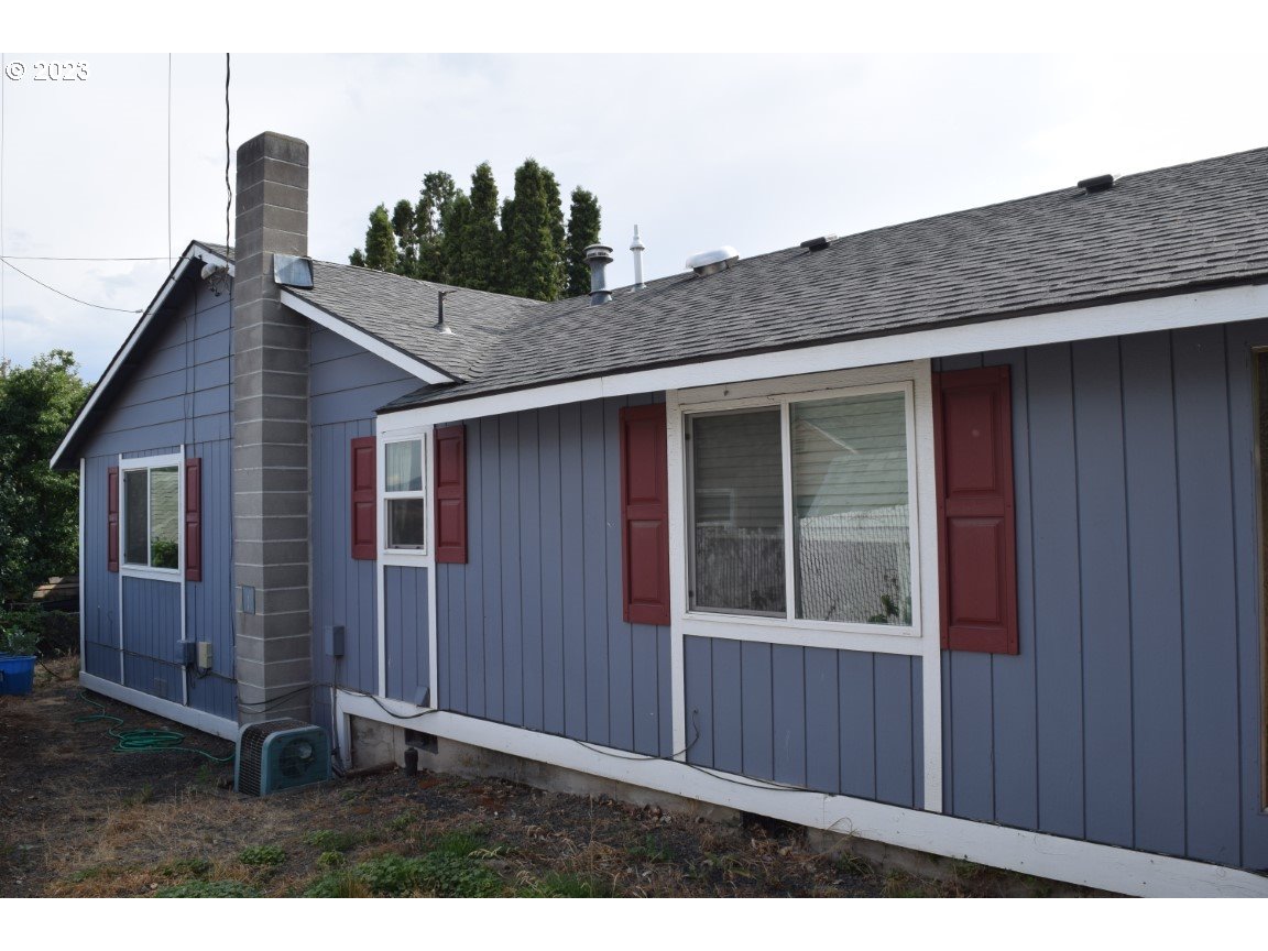 720 Northwest 10th Street Pendleton, OR 97801 - Photo 3 of 35 Gallery Image 3