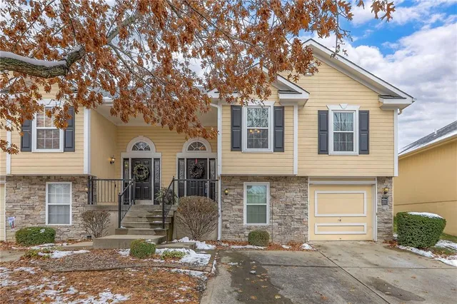 $210,000 | 1302 Northwest Ashley Lane, Grain Valley, MO 64029