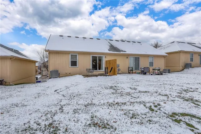 $210,000 | 1302 Northwest Ashley Lane, Grain Valley, MO 64029