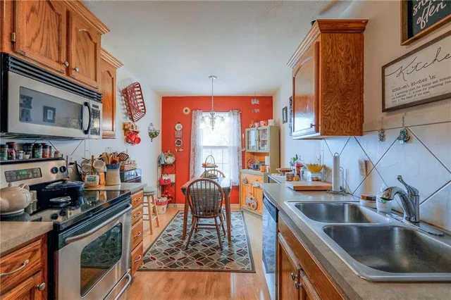 $210,000 | 1302 Northwest Ashley Lane, Grain Valley, MO 64029