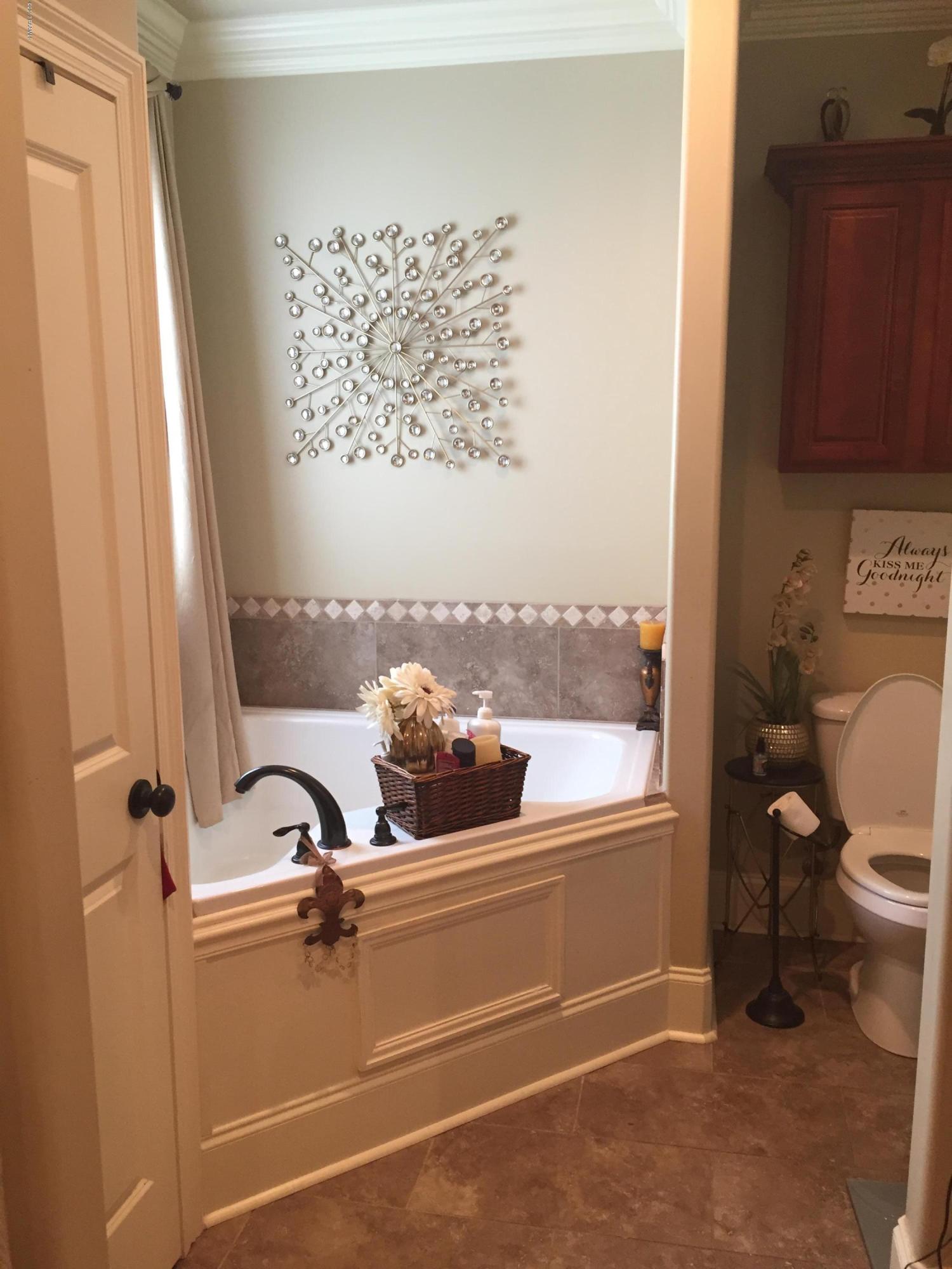 102 Buckleridge Road Carencro, LA 70520 - Photo 10 of 13 MASTER BATH