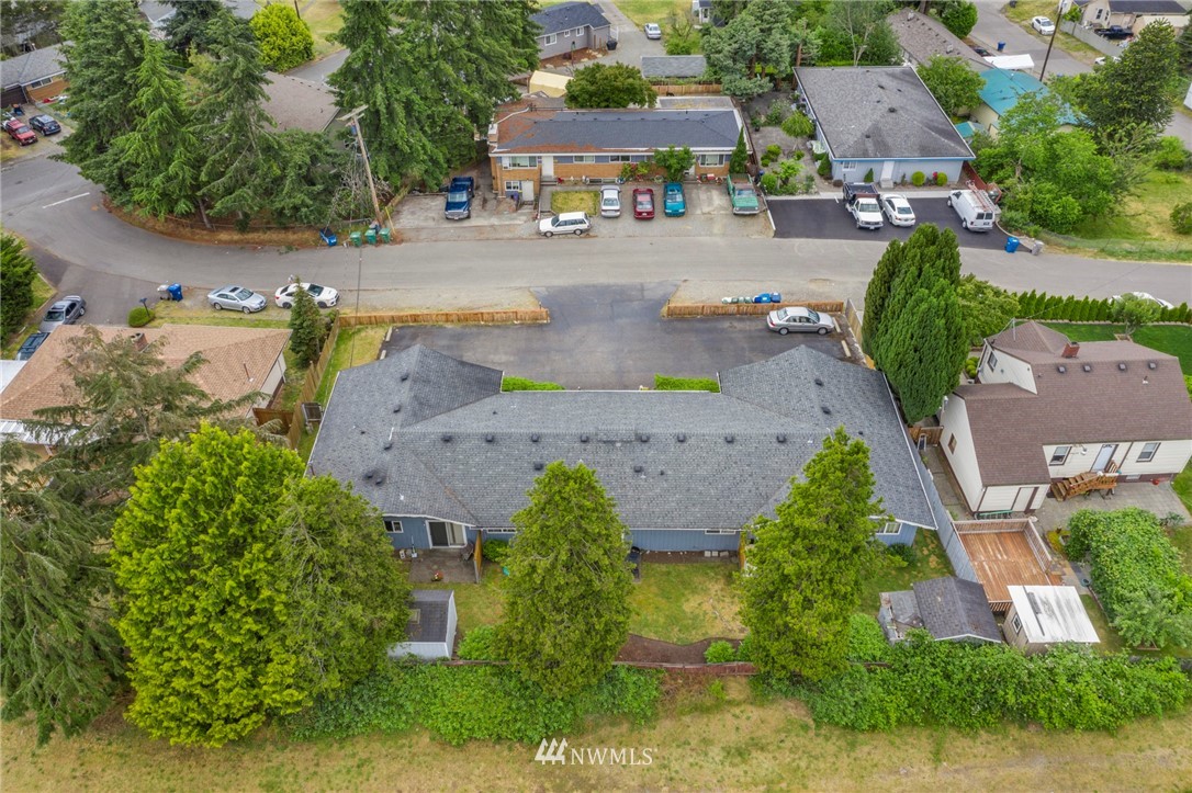 554 Index Place Northeast Renton, WA 98056 - Photo 2 of 17 an aerial view of multiple houses with yard