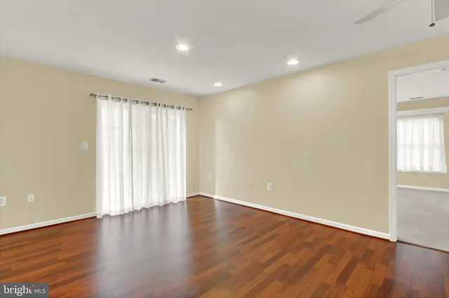 $280,000 | 6500 Ridenour Way East, Unit 3C, Sykesville, MD 21784