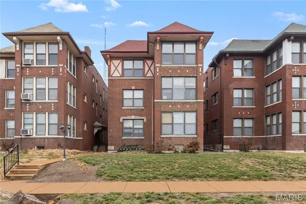 $99,500 | 5661 Waterman Boulevard, Unit 1N, St. Louis, MO 63112
