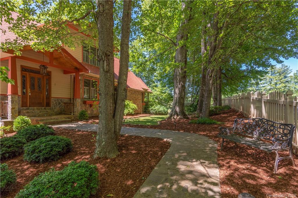 19 Aldersgate Road Waynesville, NC 28786 - Photo 2 of 26 Gallery Image 2