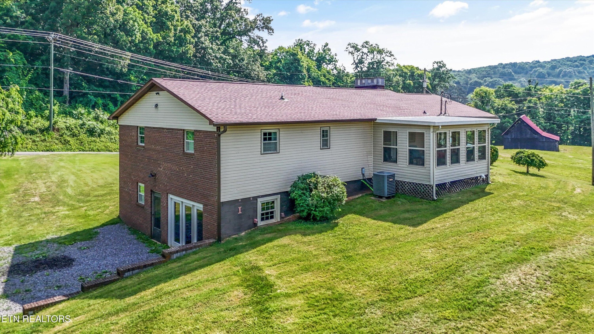 1670 Bowen Road Rutledge, TN 37861 - Photo 31 of 41 Gallery Image 31