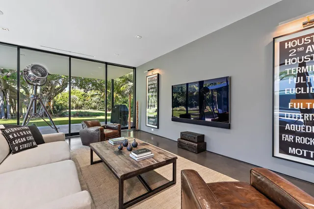 $17,500,000 | 12 North Beach Road, Jupiter Island, FL 33455