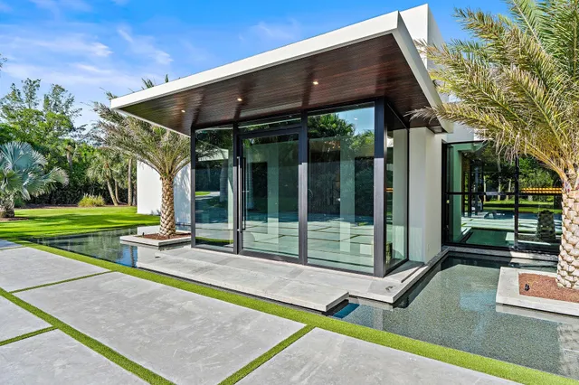 $17,500,000 | 12 North Beach Road, Jupiter Island, FL 33455