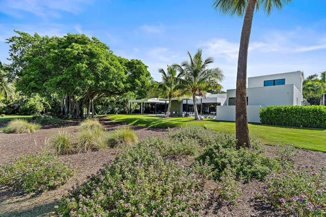 $17,500,000 | 12 North Beach Road, Jupiter Island, FL 33455