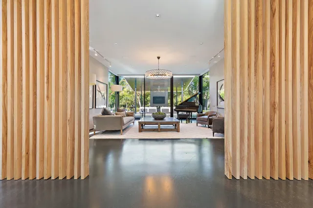 $17,500,000 | 12 North Beach Road, Jupiter Island, FL 33455