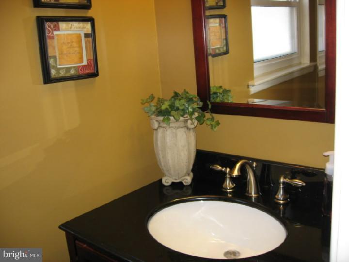 513 Park Road Cherry Hill, NJ 08034 - Photo 14 of 21 Bathroom