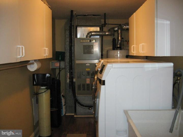 513 Park Road Cherry Hill, NJ 08034 - Photo 17 of 21 Laundry Room