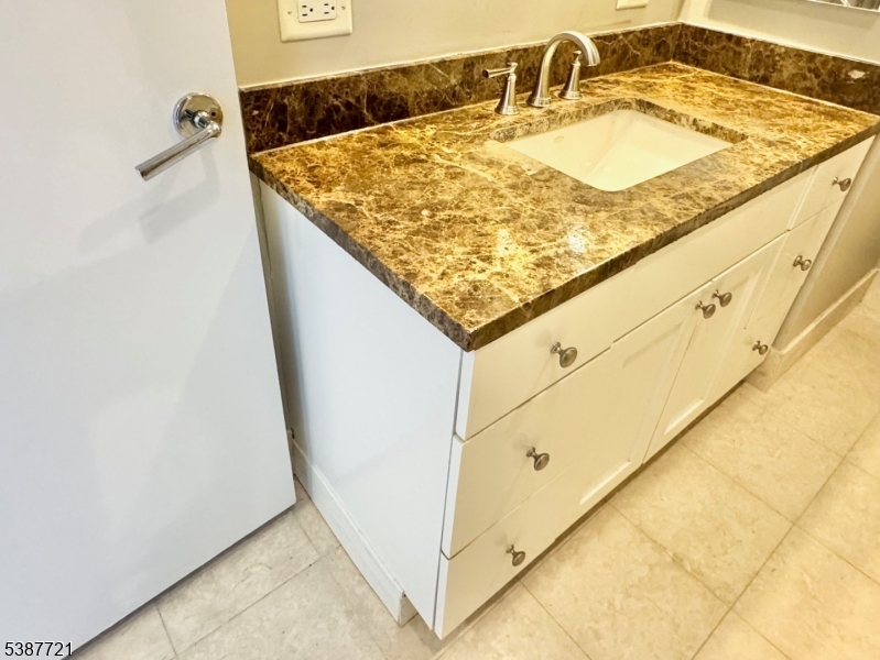 1806 One Spring Street, Unit 1806 New Brunswick, NJ 08901 - Photo 36 of 49 a view of bathroom