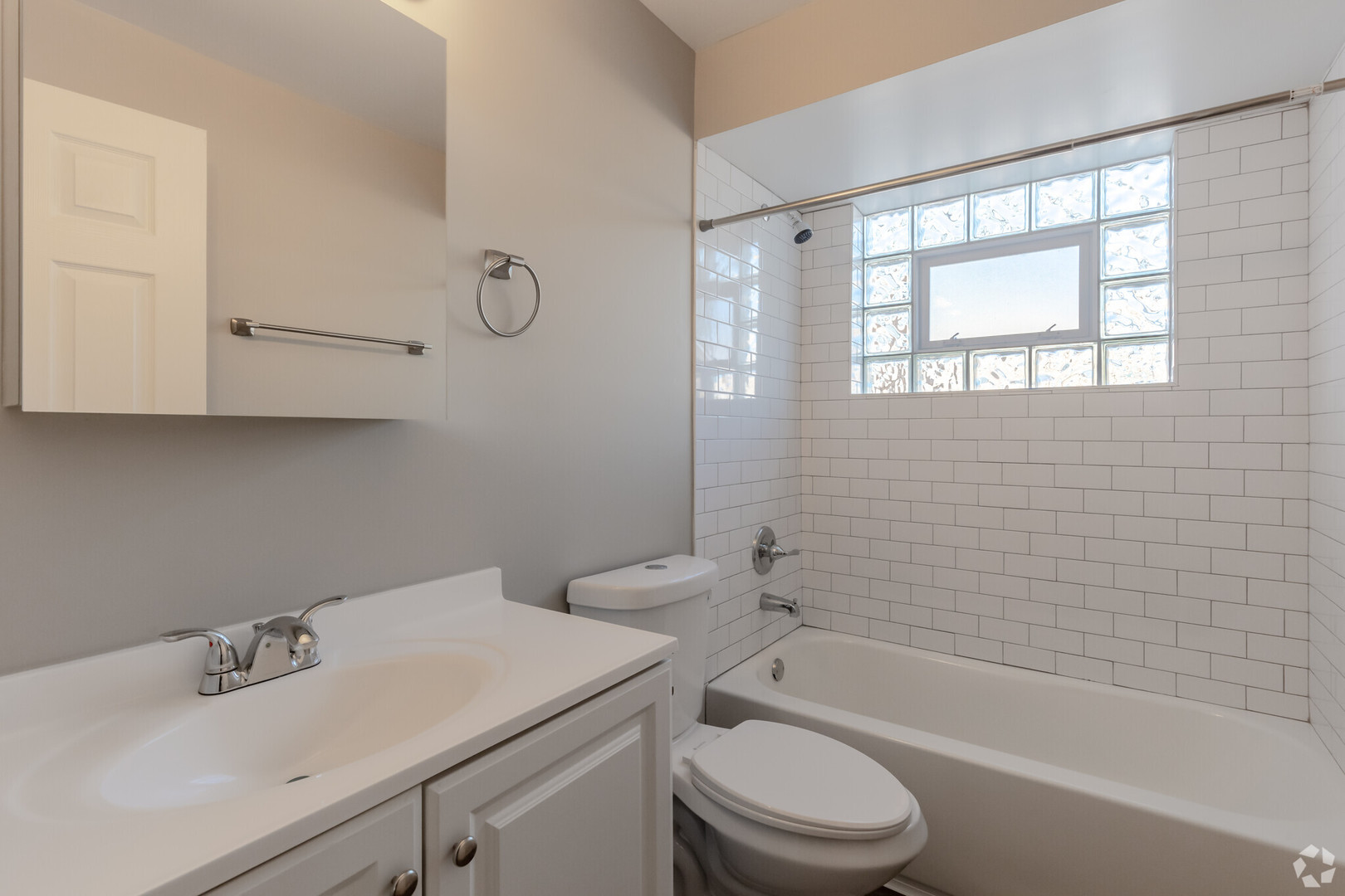 8528 West Gregory Street, Unit 3S Chicago, IL 60656 - Photo 10 of 10