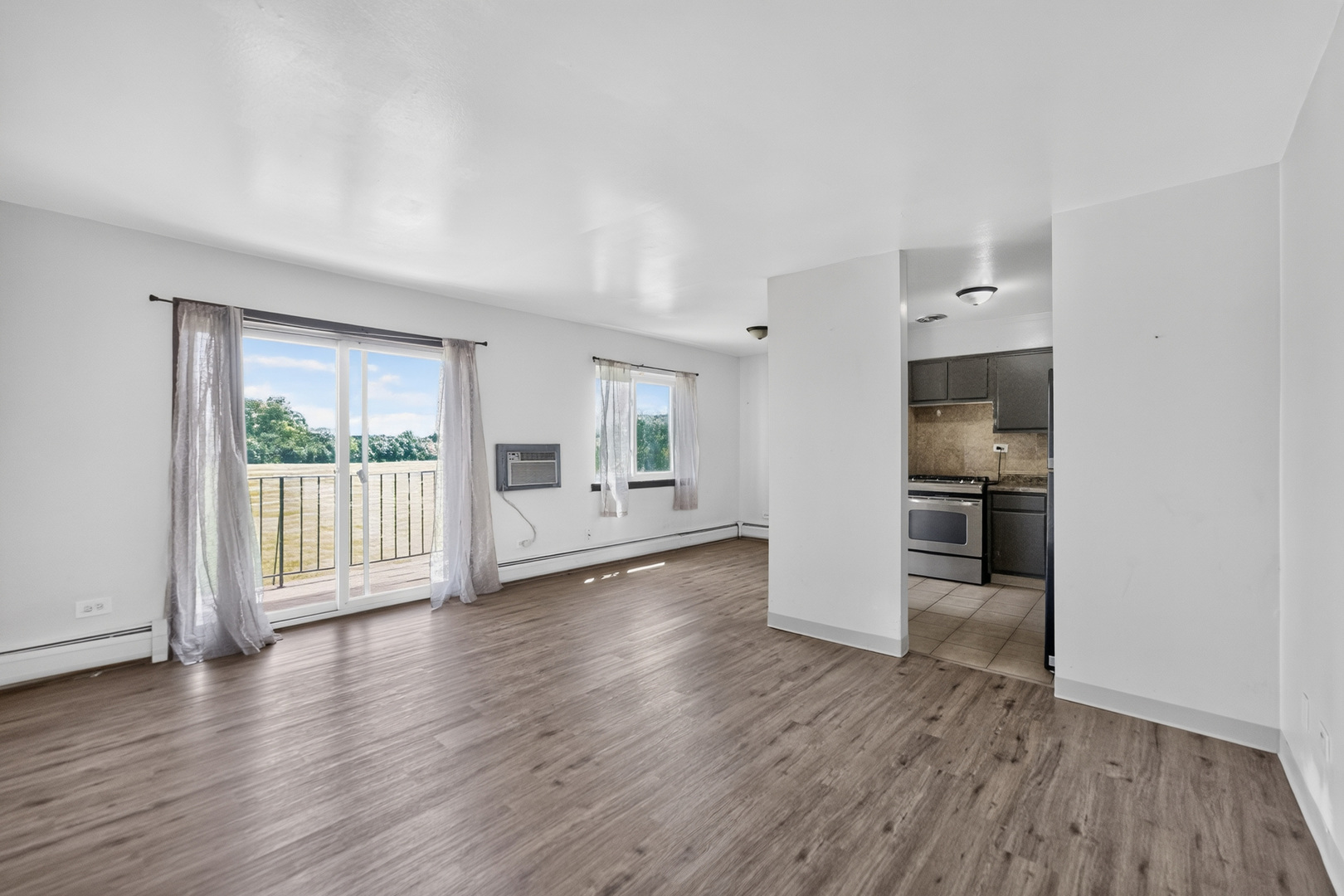 827 College Boulevard, Unit 201 Addison, IL 60101 - Photo 2 of 14