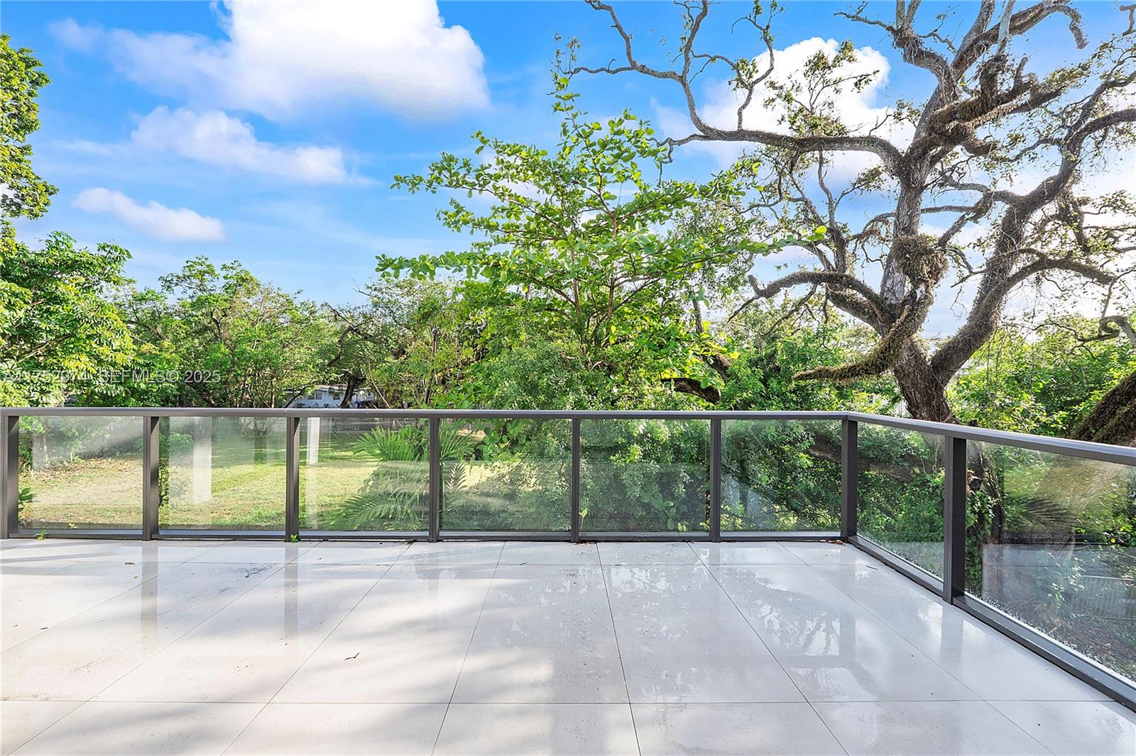 3664 Oak Avenue Miami, FL 33133 - Photo 21 of 39 a view of a backyard