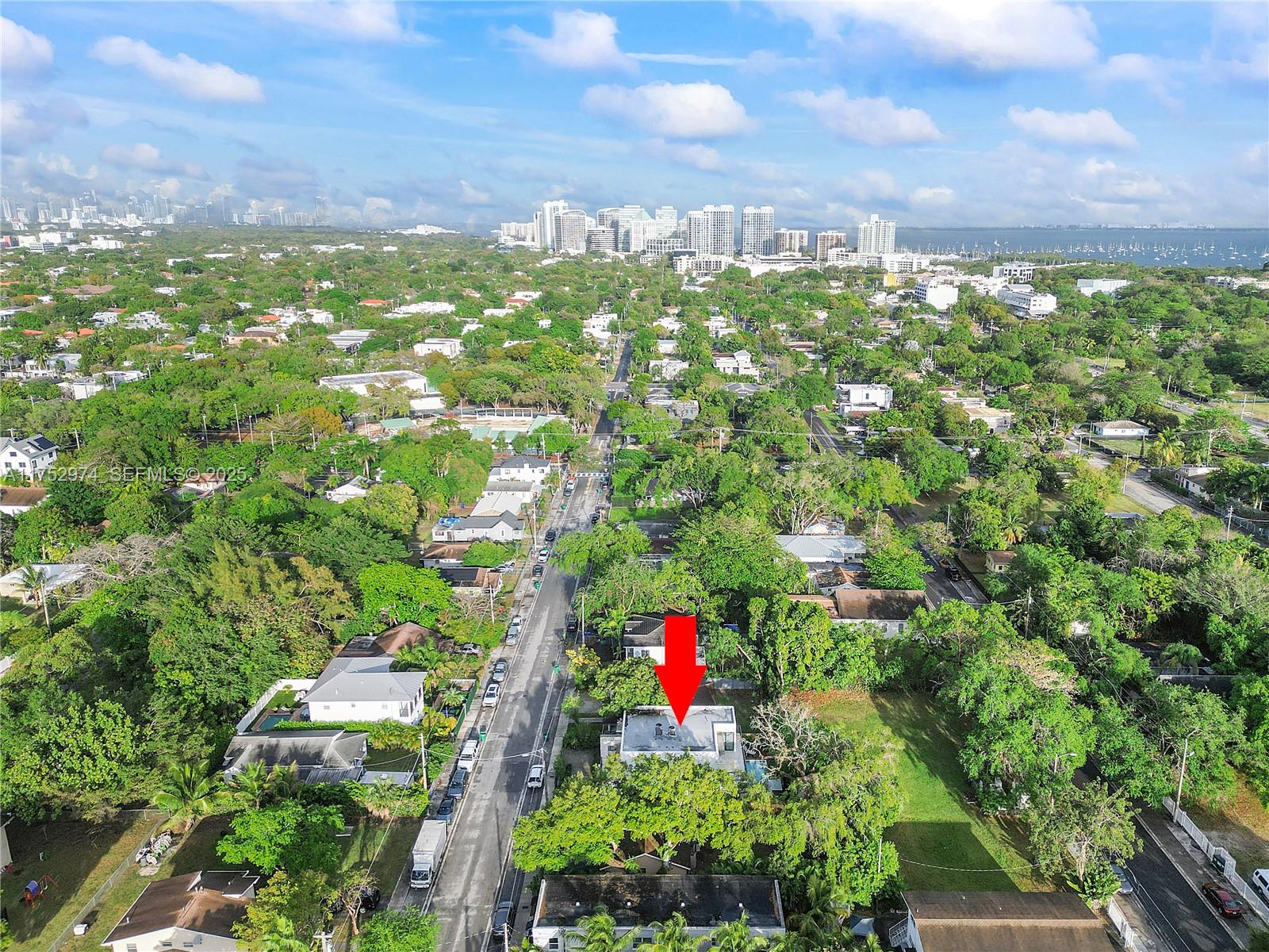 3664 Oak Avenue Miami, FL 33133 - Photo 38 of 39 a view of a city