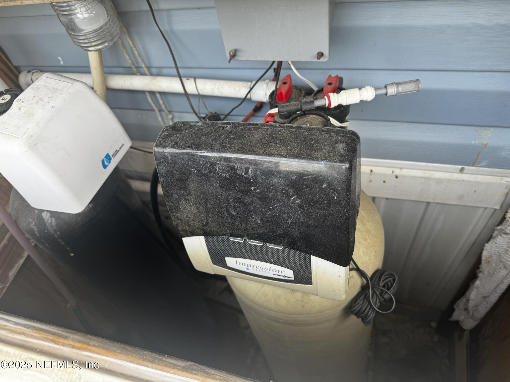 115 Edgemere Drive Georgetown, FL 32139 - Photo 24 of 24 a utility room with dryer and washer