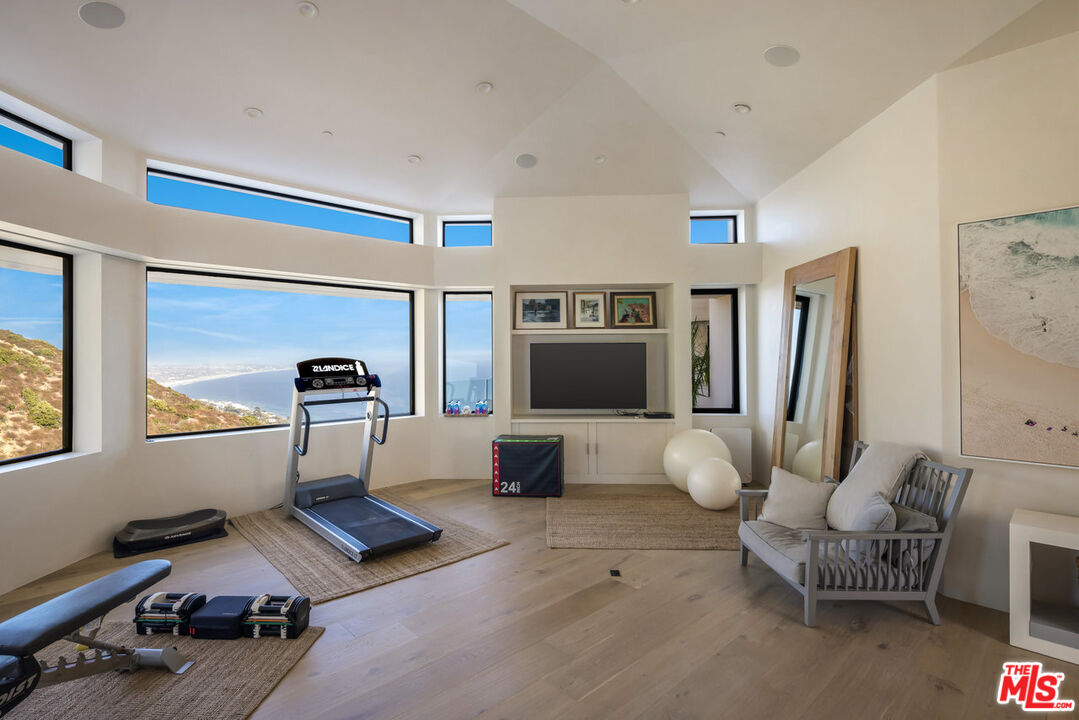 4310 Encinal Canyon Road Malibu, CA 90265 - Photo 18 of 28