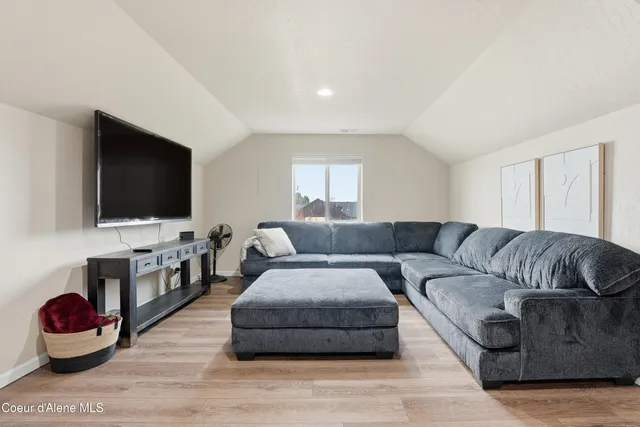 $999,999 | 15465 North Pristine Circle, Rathdrum, ID 83858