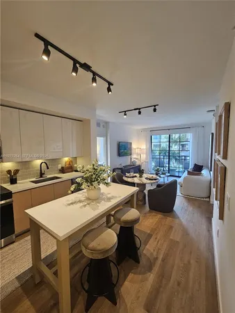 $3,400 | 1650 Northeast 124th Street, Unit 701, North Miami, FL 33181