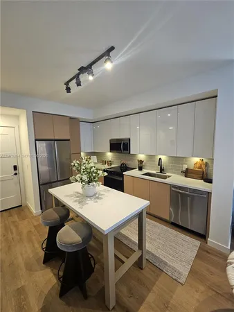 $3,400 | 1650 Northeast 124th Street, Unit 701, North Miami, FL 33181