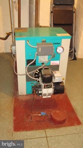 830 North Woodington Road Baltimore, MD 21229 - Photo 10 of 11 Updated Furnace