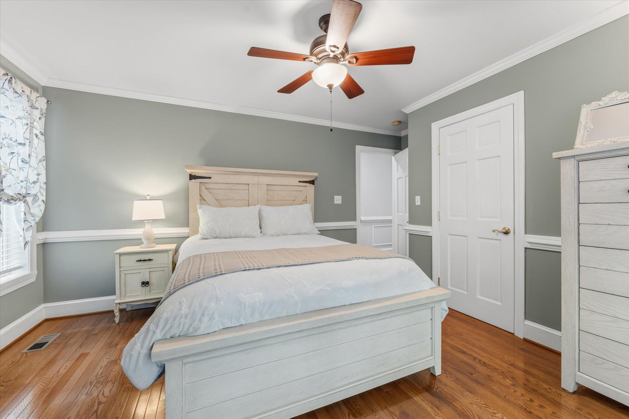3800 Mountain Road Haymarket, VA 20169 - Photo 47 of 73 Bedroom - main level.