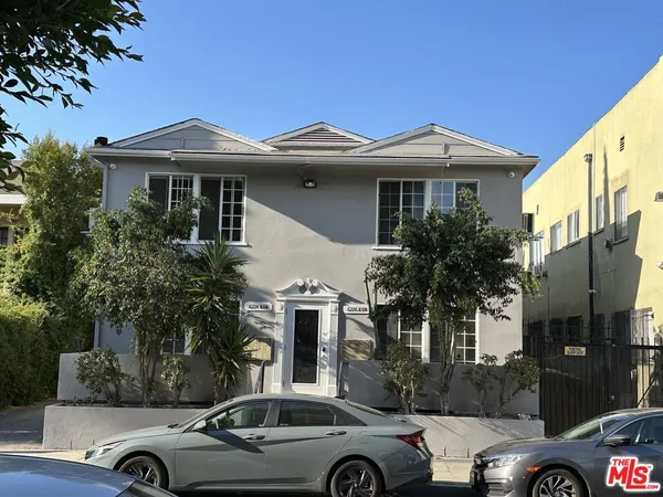 $2,500 | 6224 3/4 De Longpre Avenue, Los Angeles, CA 90028