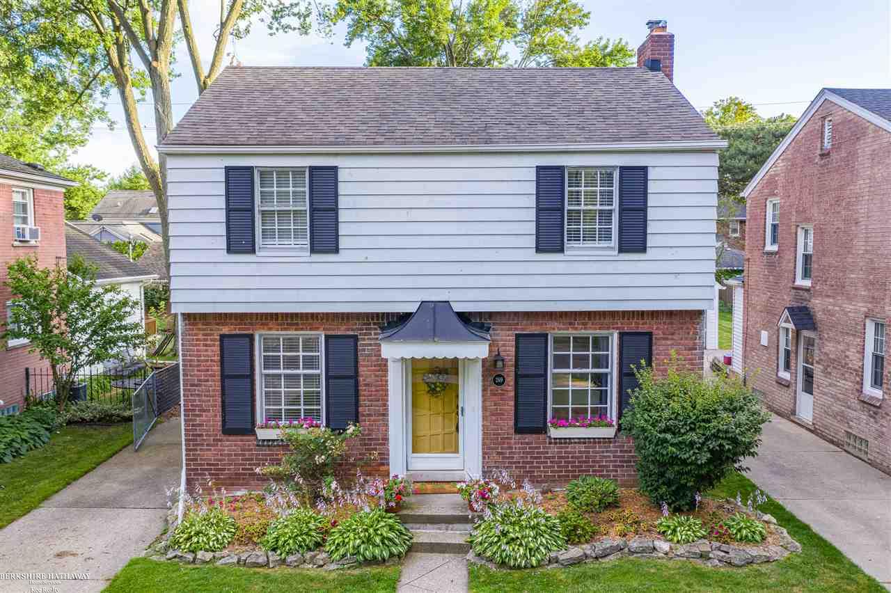 269 Ridgemont Road Grosse Pointe, MI 48236 - Photo 1 of 31 50009049.JPG