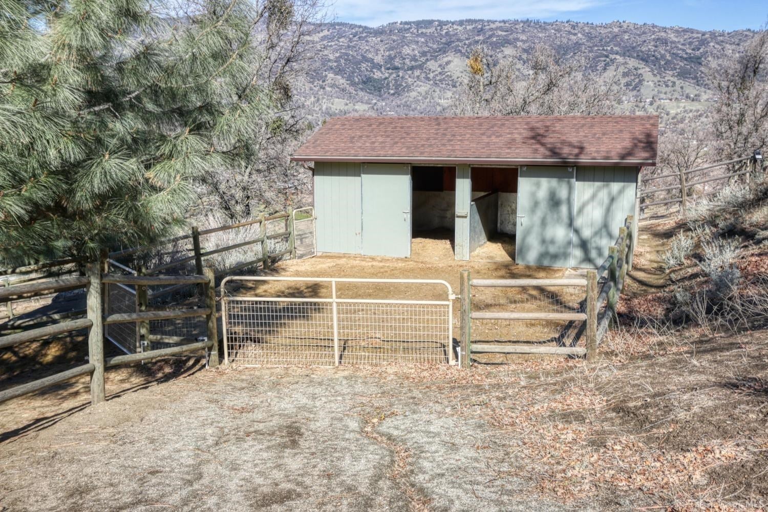 28250 Cumberland Road Tehachapi, CA 93561 - Photo 62 of 68 Gallery Image 62