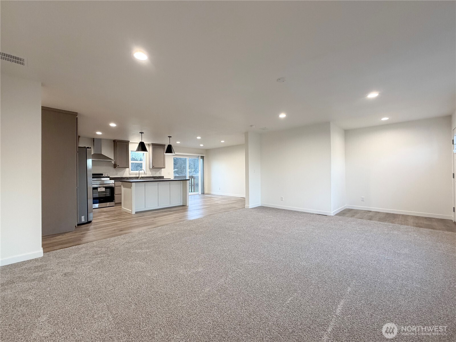 4554 Windemere Street Longview, WA 98632 - Photo 3 of 16