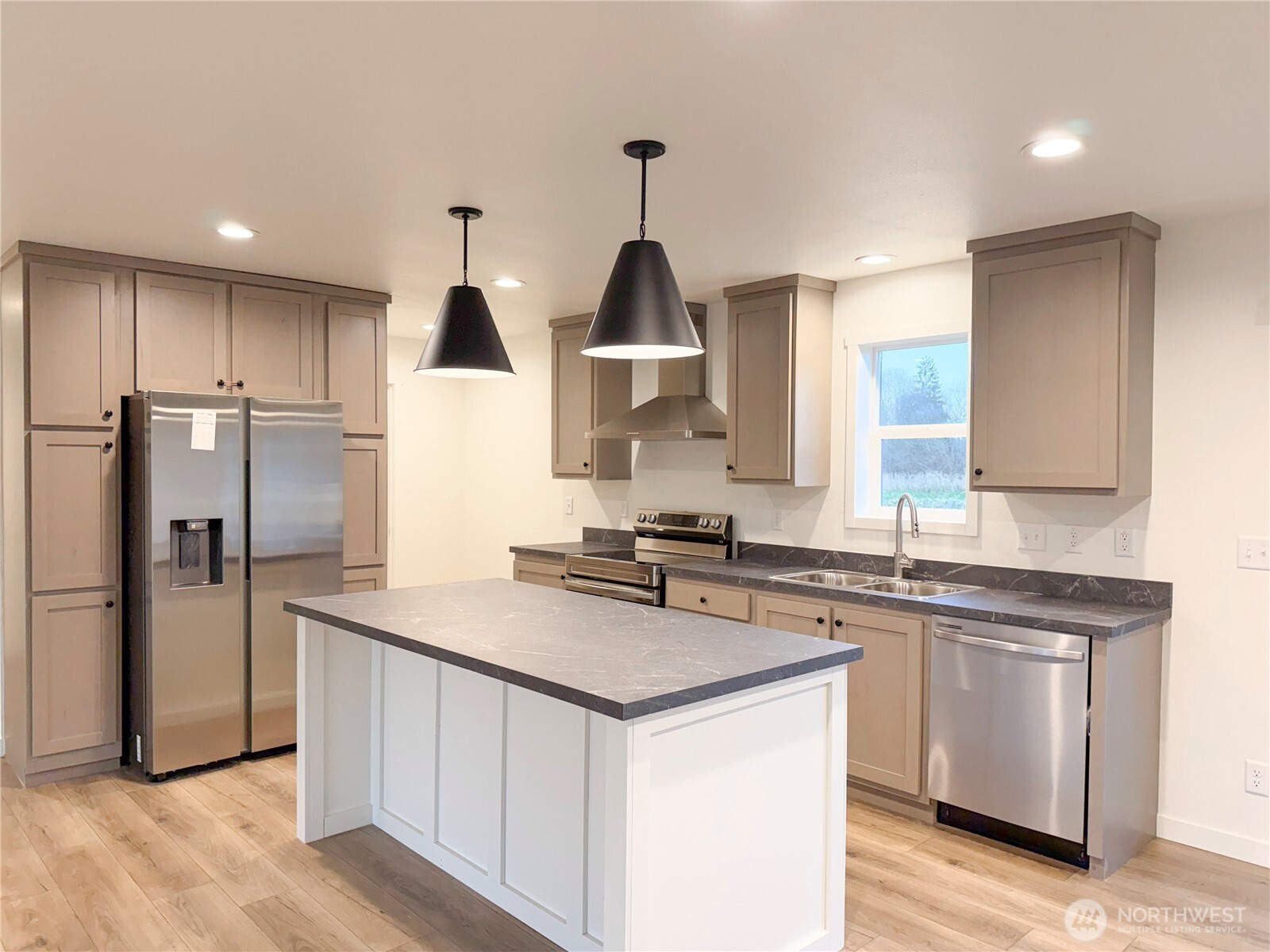 4554 Windemere Street Longview, WA 98632 - Photo 6 of 16