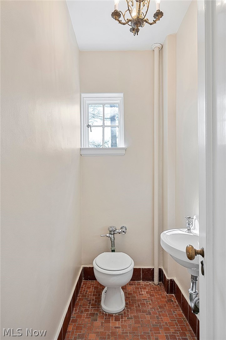 16089 Brewster Road Cleveland, OH 44112 - Photo 29 of 31