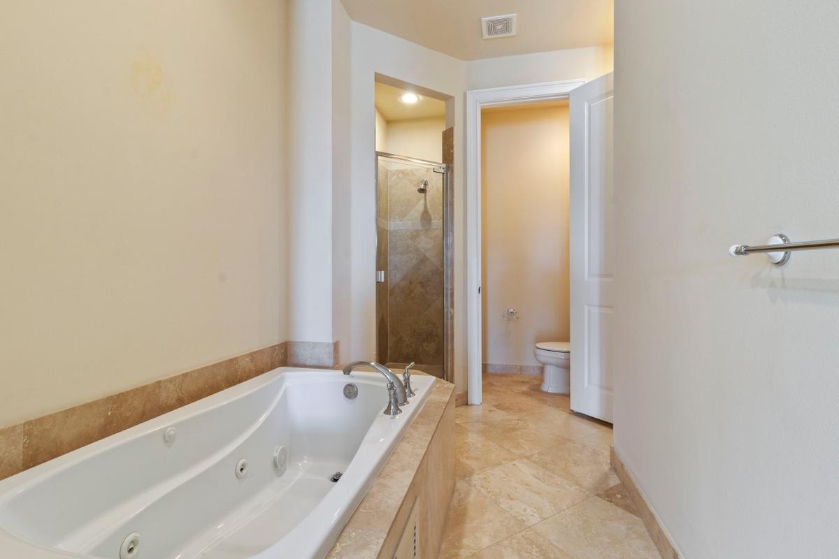 58 Via Floresta Drive Boca Raton, FL 33487 - Photo 18 of 25 Jacuzzi type tub in Master BA
