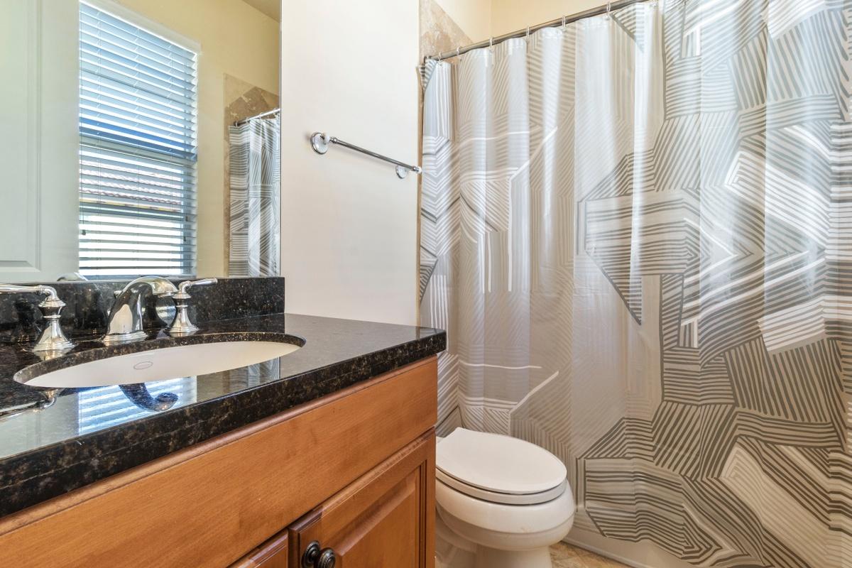 58 Via Floresta Drive Boca Raton, FL 33487 - Photo 21 of 25 Full BA ensuite in Guest BR