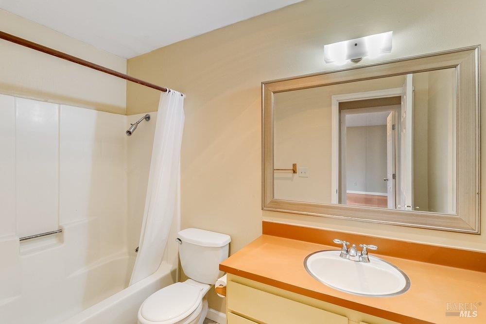 900 Southampton Road, Unit 11 Benicia, CA 94510 - Photo 18 of 36
