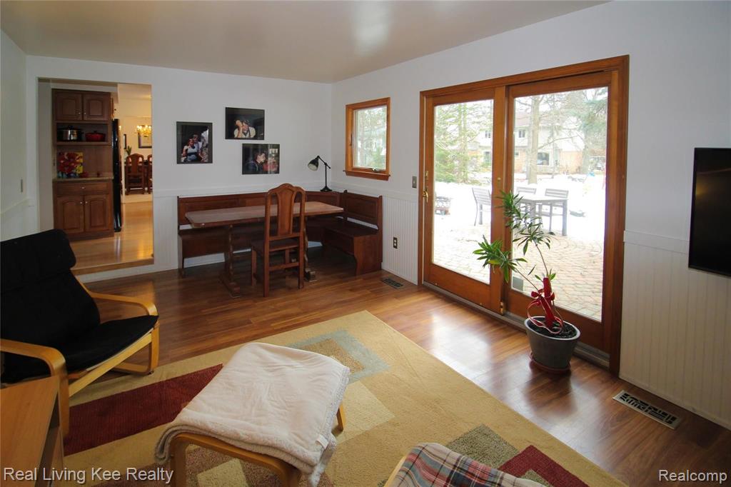 1577 Deerhurst Lane Rochester Hills, MI 48307 - Photo 20 of 45
