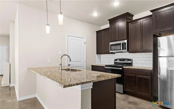 $1,600 | 412 West Avenue C, Copperas Cove, TX 76522