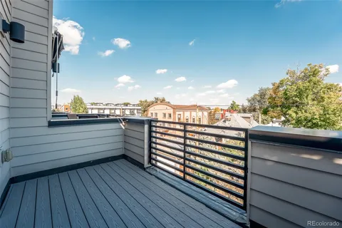 a view of a terrace with sky view