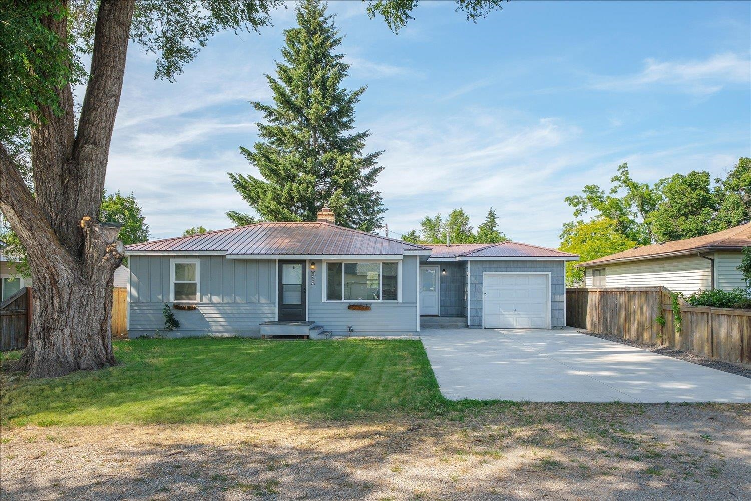 8209 East Indiana Avenue Spokane Valley, WA 99212 - Photo 2 of 48
