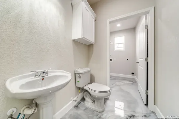 $3,000 | 218 Shenandoah Street, San Antonio, TX 78210