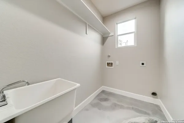 $3,000 | 218 Shenandoah Street, San Antonio, TX 78210