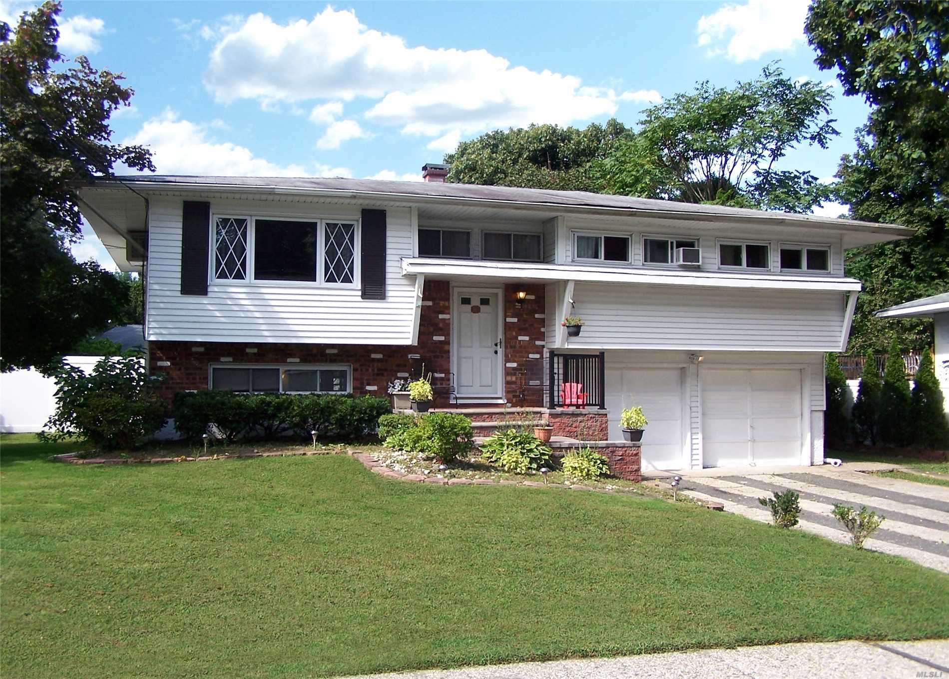 38 Holbrook Road Centereach, NY 11720 - Photo 1 of 1 Gallery Image 1