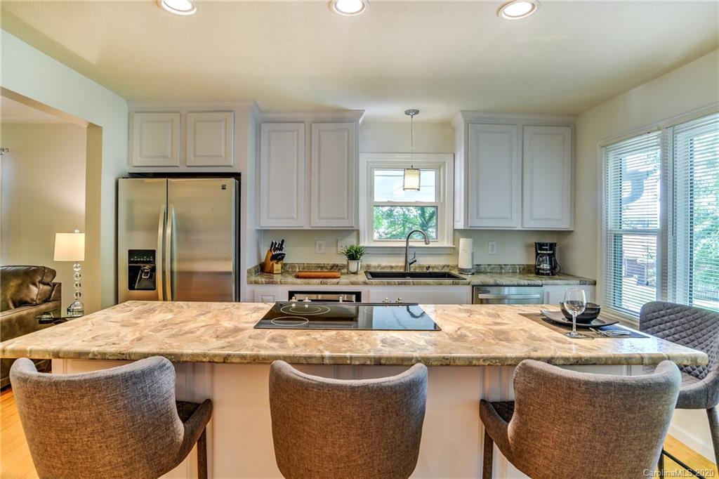 1419 Hebron Road Hendersonville, NC 28739 - Photo 8 of 21 Gallery Image 8