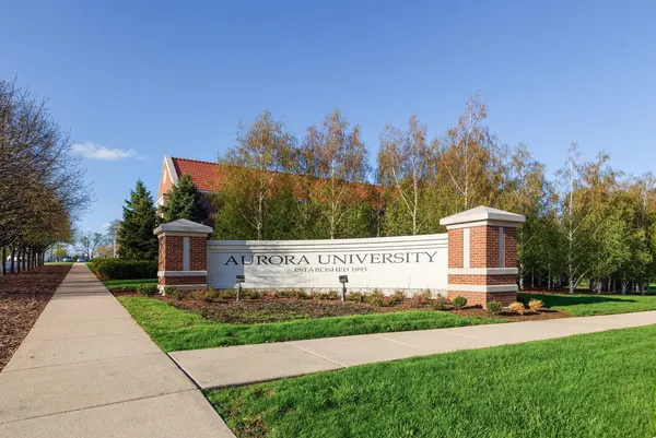 $339,900 | 1320 Golfview Street, Aurora, IL 60506
