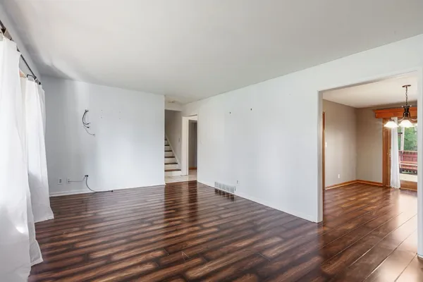 $339,900 | 1320 Golfview Street, Aurora, IL 60506