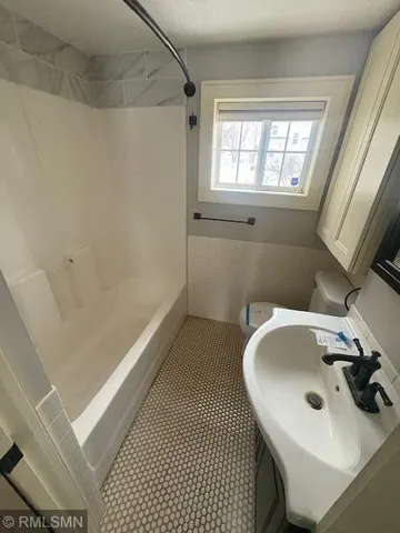 $182,000 | 2522 15th Avenue East, North St. Paul, MN 55109