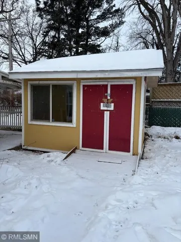 $182,000 | 2522 15th Avenue East, North St. Paul, MN 55109